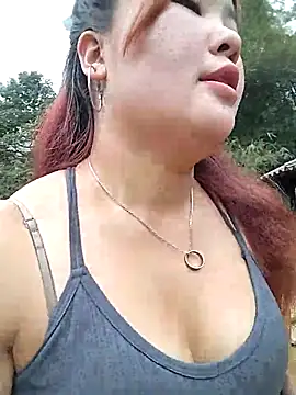 lylylove online show from March 21, 4:17 am