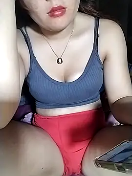 Snapshot of lylylove chatting on June 4, 1:00 am lylylove online show from June 4, 1:00 am