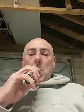 Snapshot of Richmcgee chatting on February 25, 8:29 pm Richmcgee online show from February 25, 8:29 pm