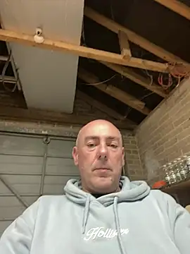 Snapshot of Richmcgee chatting on April 4, 7:22 pm Richmcgee online show from April 4, 7:22 pm