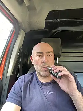 Snapshot of Richmcgee chatting on April 7, 1:55 pm Richmcgee online show from April 7, 1:55 pm