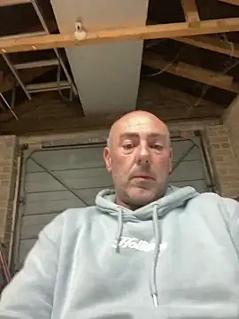 Snapshot of Richmcgee chatting on April 10, 7:40 pm Richmcgee online show from April 10, 7:40 pm