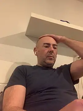Snapshot of Richmcgee chatting on April 17, 7:50 pm Richmcgee online show from April 17, 7:50 pm