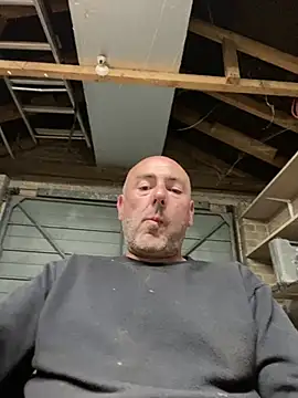 Snapshot of Richmcgee chatting on June 10, 7:24 pm Richmcgee online show from June 10, 7:24 pm
