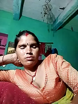 Snapshot of Sexy_queeny chatting on October 20, 3:01 pm Sexy queeny online show from October 20, 3:01 pm