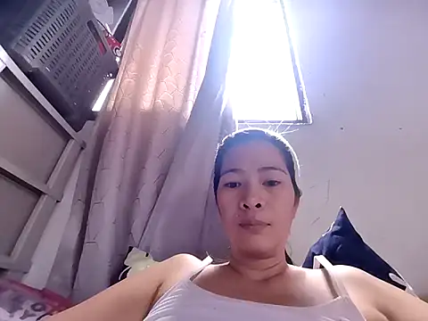 Snapshot of Fhukerat_13 chatting on June 16, 3:31 am Fhukerat 13 online show from June 16, 3:31 am