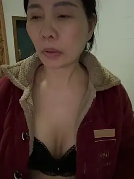 Snapshot of xiiuuff18 chatting on February 1, 12:04 pm xiiuuff18 online show from February 1, 12:04 pm