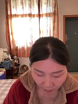 Snapshot of xiiuuff18 chatting on February 2, 8:02 am xiiuuff18 online show from February 2, 8:02 am