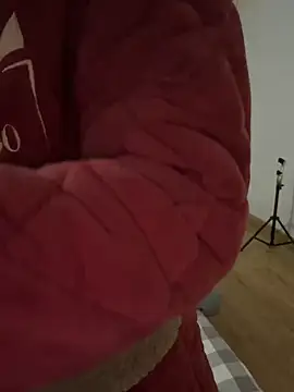 Snapshot of xiiuuff18 chatting on February 14, 12:24 pm xiiuuff18 online show from February 14, 12:24 pm