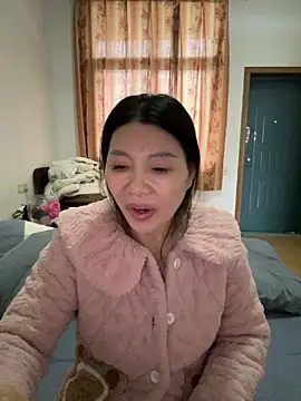 Snapshot of xiiuuff18 chatting on February 17, 1:02 am xiiuuff18 online show from February 17, 1:02 am