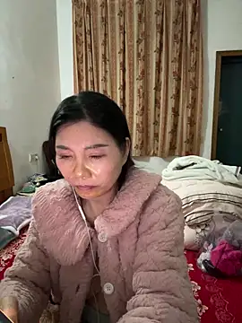 xiiuuff18 online show from March 5, 12:23 pm