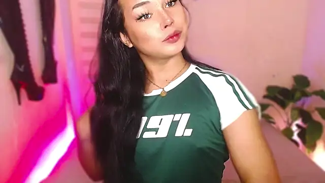 MissRumi Hunter online show from February 6, 8:01 pm