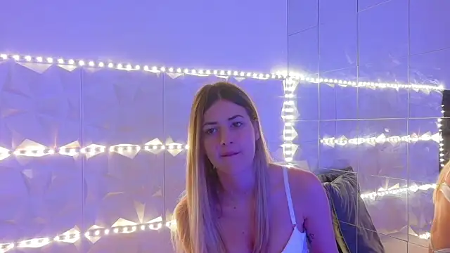 Aishha  online show from November 17, 6:08 am