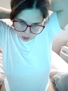 Snapshot of maaddison_mx chatting on May 7, 2:44 pm maaddison mx online show from May 7, 2:44 pm
