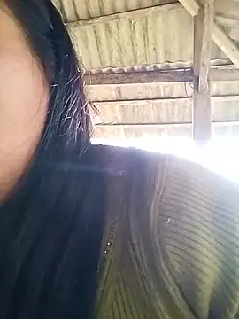 miss-su online show from February 22, 9:19 am