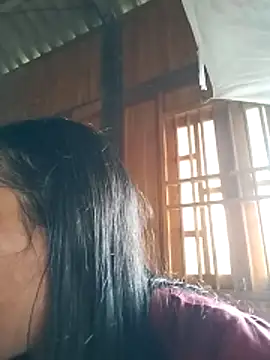 miss-su online show from April 4, 9:07 am