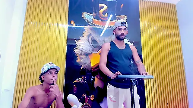 Snapshot of Extreme_boys2 chatting on October 10, 3:33 pm Extreme boys2 online show from October 10, 3:33 pm