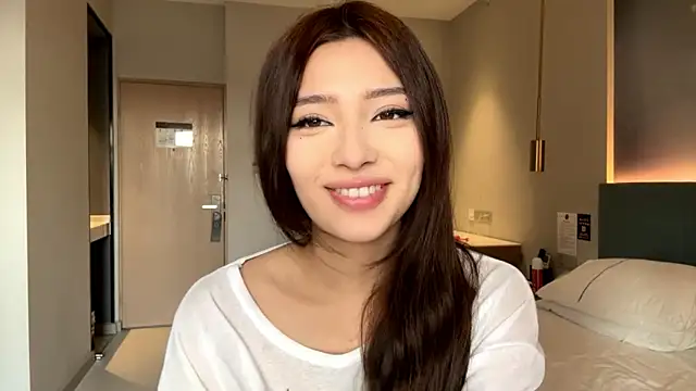 Snapshot of LaurelLeier chatting on January 13, 7:35 am LaurelLeier online show from January 13, 7:35 am