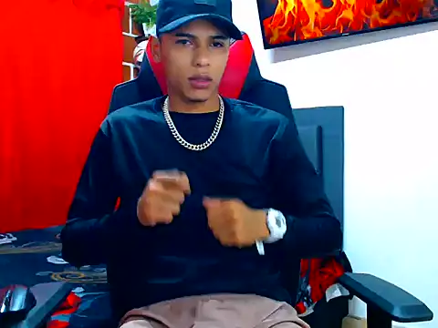 Snapshot of cristian_tayron1 chatting on July 3, 10:49 pm cristian tayron1 online show from July 3, 10:49 pm