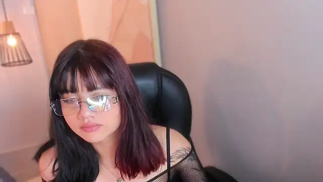 Julieth brown  online show from December 13, 8:58 pm