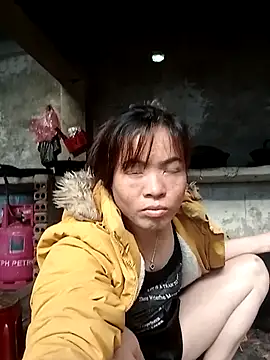 Snapshot of Maymay0033 chatting on November 23, 12:32 am Maymay0033 online show from November 23, 12:32 am