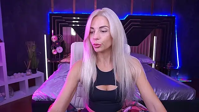 BellaRayyy online show from October 9, 1:03 am