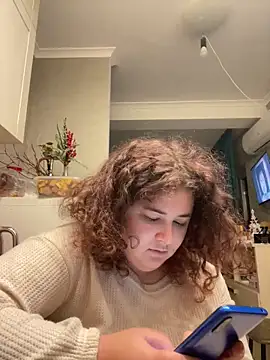 AliceCurlyX online show from December 4, 2:15 pm