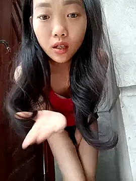 Snapshot of Ananine chatting on April 23, 11:18 pm Ananine online show from April 23, 11:18 pm