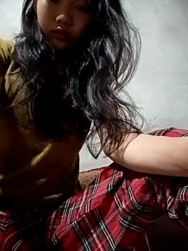Snapshot of Ananine chatting on May 2, 10:37 pm Ananine online show from May 2, 10:37 pm