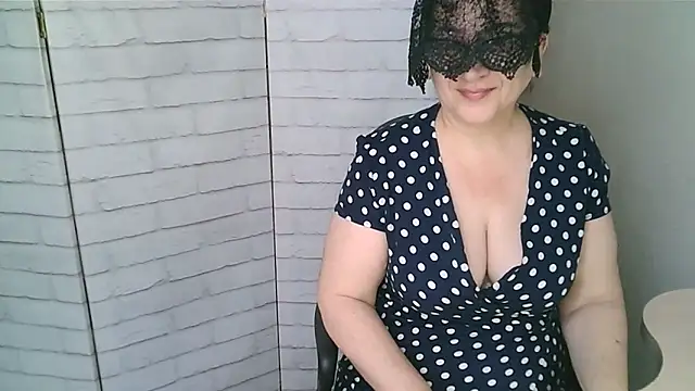 Snapshot of Helen_xi_ chatting on April 12, 4:17 am Helen xi online show from April 12, 4:17 am