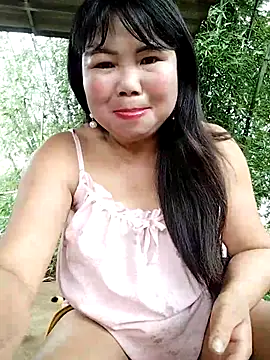 Snapshot of lusy-00 chatting on May 30, 8:00 am lusy-00 online show from May 30, 8:00 am