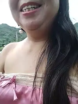 Snapshot of lusy-00 chatting on June 19, 11:03 am lusy-00 online show from June 19, 11:03 am