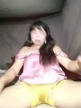Snapshot of lusy-00 chatting on June 28, 1:50 pm lusy-00 online show from June 28, 1:50 pm