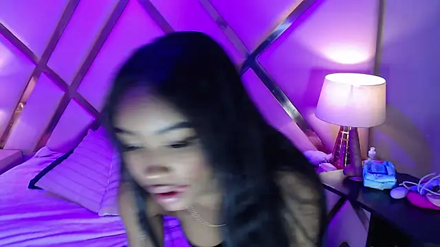 JulitPink online show from November 9, 11:52 am