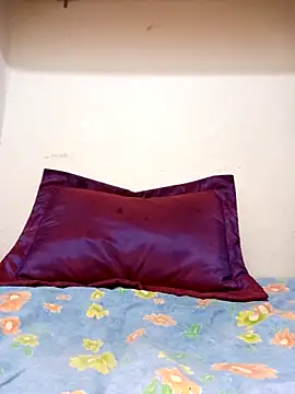 linalolo 12 online show from April 17, 9:18 pm