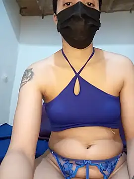 Snapshot of linalolo_12 chatting on July 8, 9:25 am linalolo 12 online show from July 8, 9:25 am