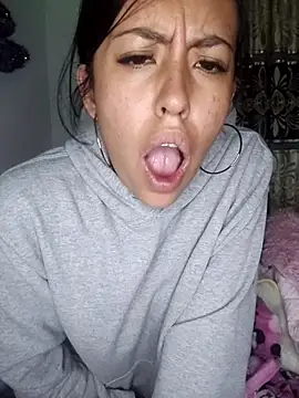 Queen Ashly online show from January 6, 3:21 am