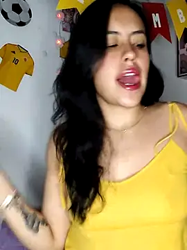 Snapshot of Queen_Ashly chatting on June 21, 12:13 am Queen Ashly online show from June 21, 12:13 am