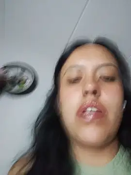 Snapshot of Queen_Ashly chatting on August 4, 11:40 pm Queen Ashly online show from August 4, 11:40 pm