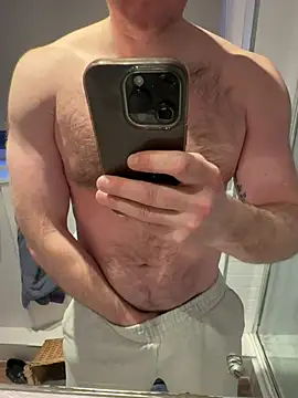 Snapshot of Manchestermuscles1988 chatting on April 11, 7:18 pm Manchestermuscles1988 online show from April 11, 7:18 pm