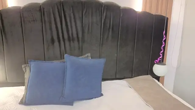 Snapshot of LiaMonroee_ chatting on May 23, 12:09 pm LiaMonroee online show from May 23, 12:09 pm