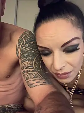 Snapshot of Enriko_Aisah2025 chatting on November 2, 2:41 pm Enriko Aisah2025 online show from November 2, 2:41 pm