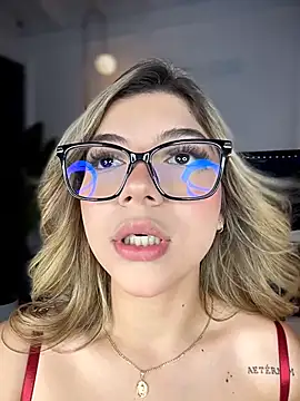 Snapshot of AngelBlushXXX chatting on February 19, 9:33 pm AngelBlushXXX online show from February 19, 9:33 pm