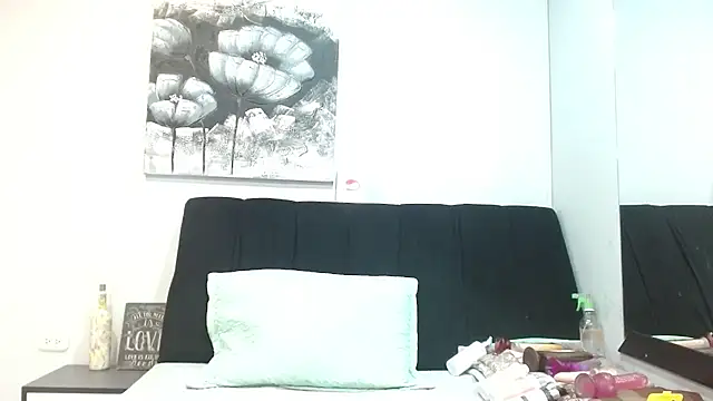 DonnaJoness online show from November 17, 7:52 pm