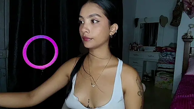 mia yireth online show from September 12, 12:22 am