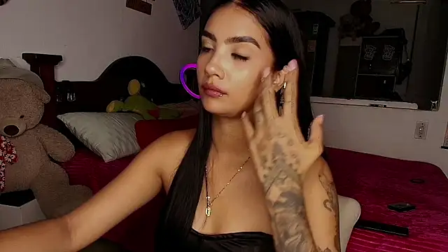 mia yireth online show from September 15, 12:32 am