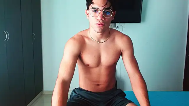 Snapshot of babysebasxxx chatting on October 31, 6:53 pm babysebasxxx online show from October 31, 6:53 pm