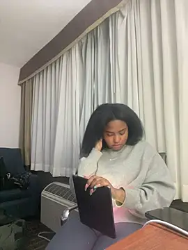 princesslivv online show from February 12, 5:35 am