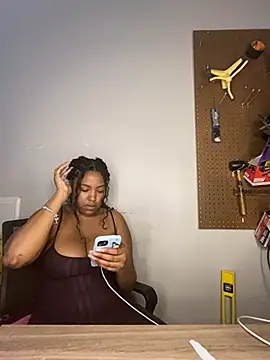 Snapshot of princesslivv chatting on June 14, 9:06 pm princesslivv online show from June 14, 9:06 pm