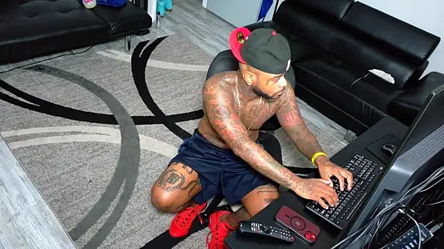 SLANGONDEMHOES online show from December 21, 6:04 pm